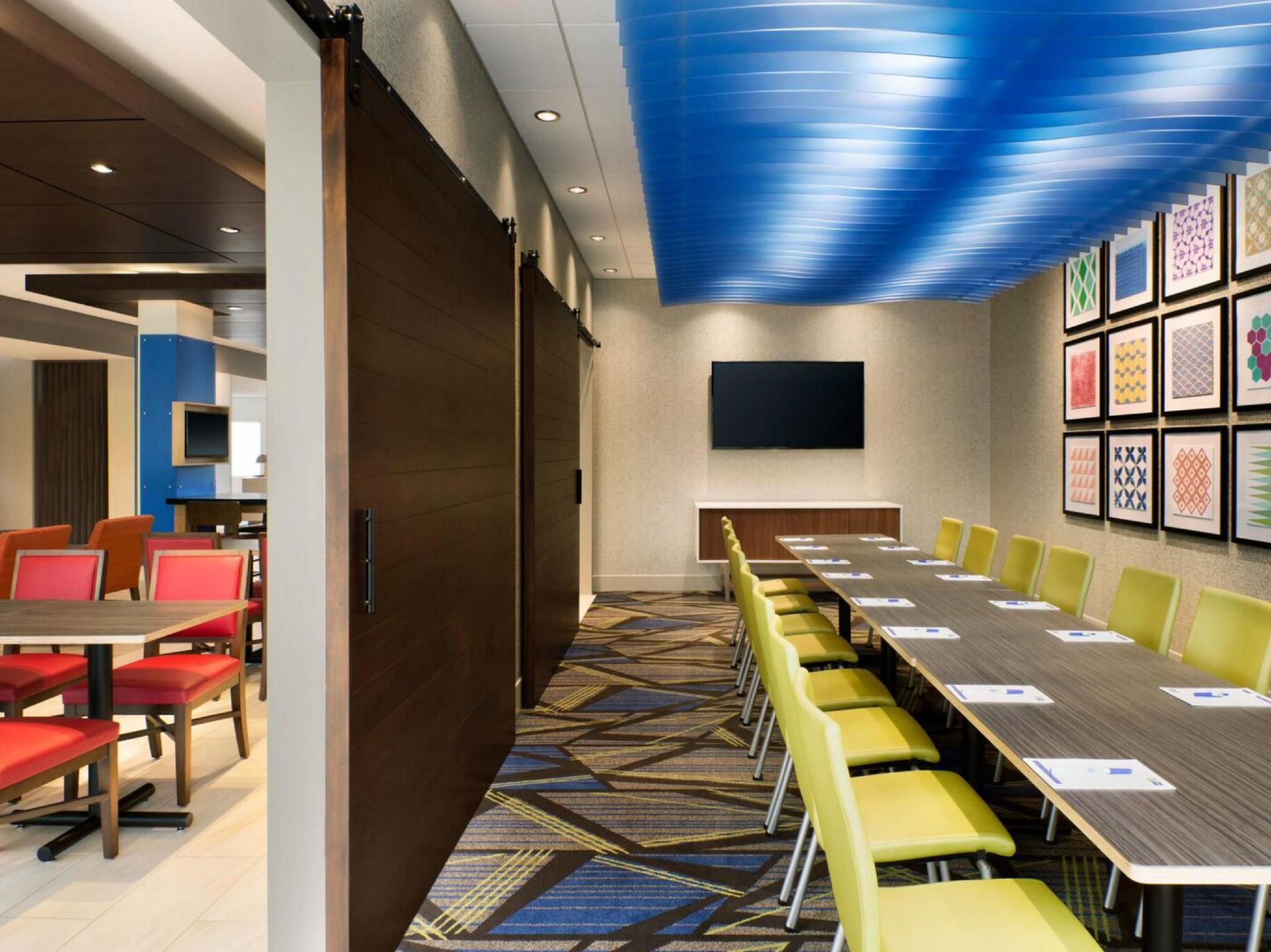 Express - South By Ihg Auburn Hills